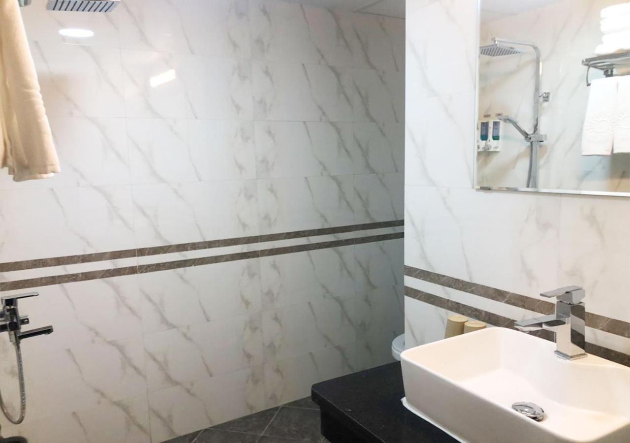 Family Suite Hotel Hanoi Bagian luar foto