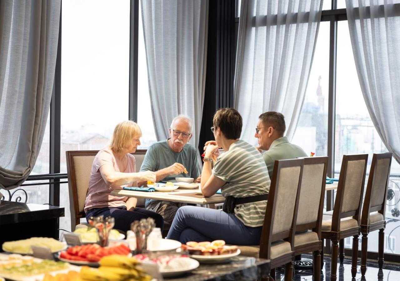 Family Suite Hotel Hanoi Bagian luar foto