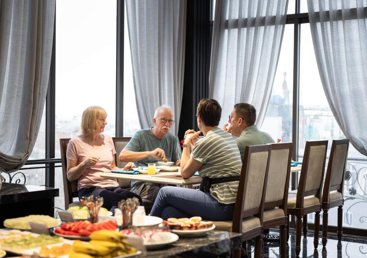 Family Suite Hotel Hanoi Bagian luar foto